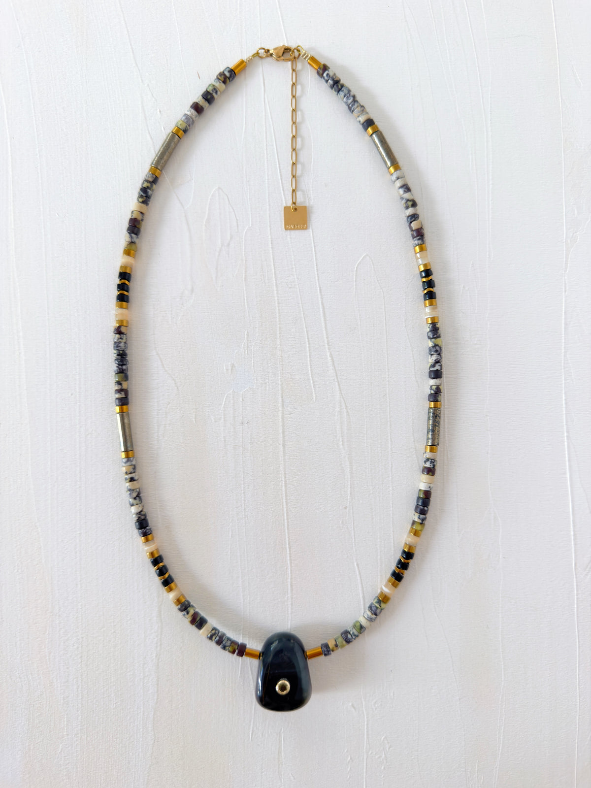 Collier VIRGILE - Larvakite