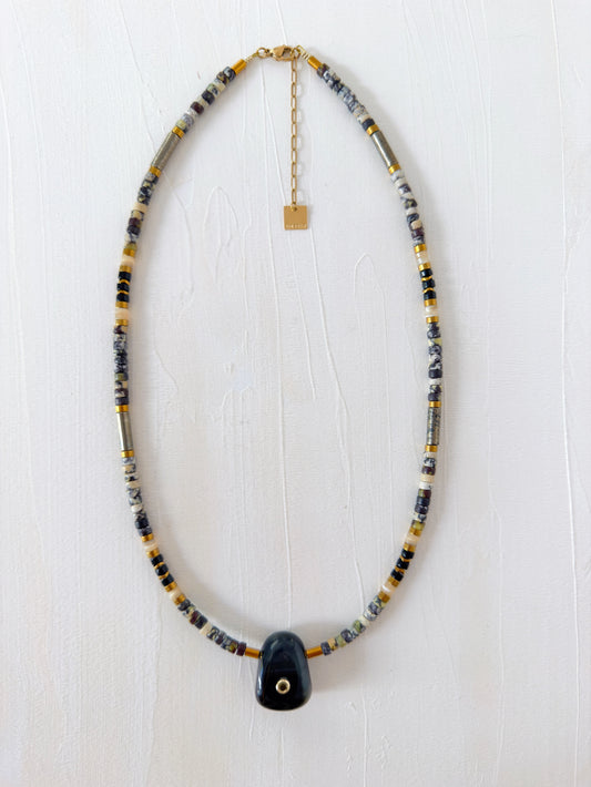 Collier VIRGILE - Larvakite
