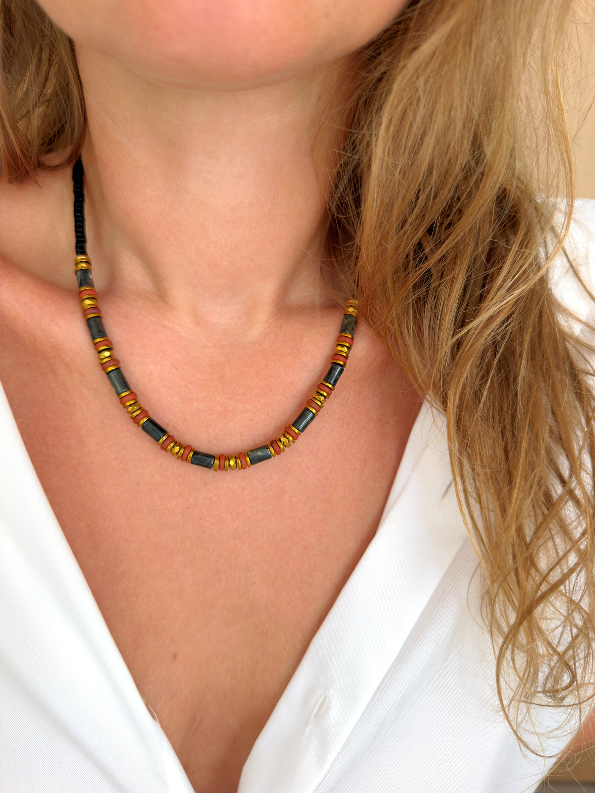 Collier VOLTAIRE - Larvakite